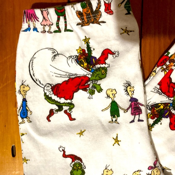 Pottery Barn Kids Dr. Seuss Grinch Pajamas 🎄 - Picture 4 of 6